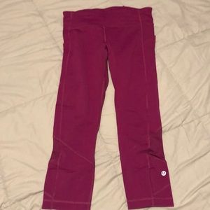 Pink lululemon crops with pockets and mesh on calf